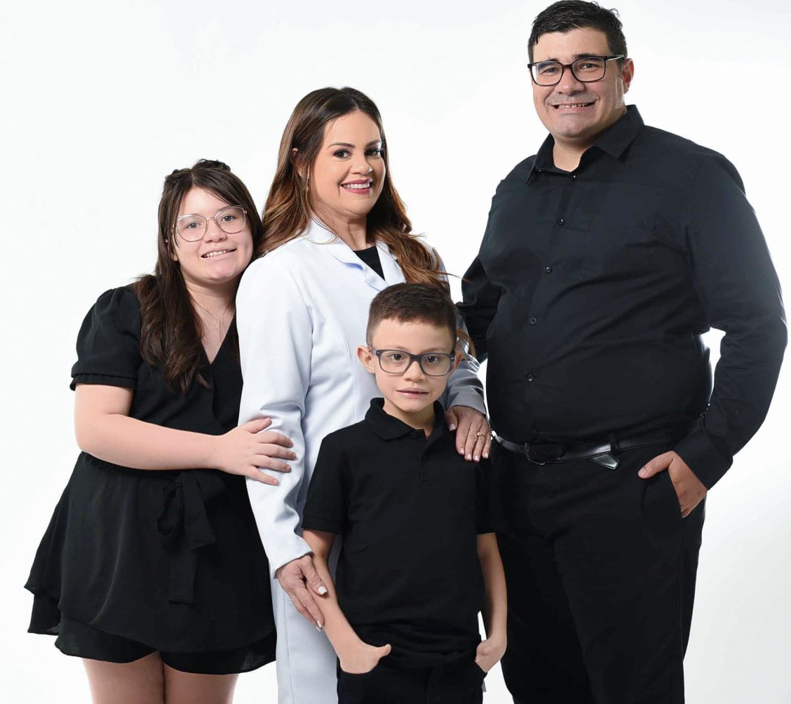 Dra. Cecília, Eduardo e filhos